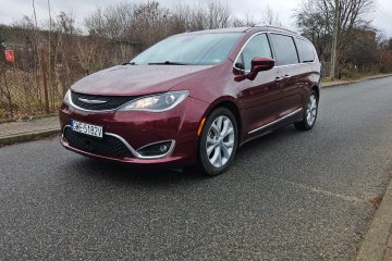 Chrysler Pacifica 3.6 V6 / Skóa / El klapa + drzwi / DVD / Zadbany