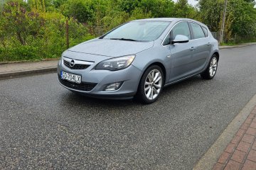 Opel Astra J 2.0 CDTI / 1 Właściciel / Nawi / Nowy rozrząd