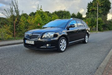 Toyota Avensis II Lift 1.8 Benz / Polski salon / Nawigacja / Zadbany