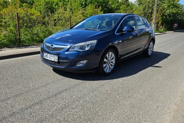 Opel Astra J 1.4T / 1 Właściciel / Nawi / Xenon / Zadbany
